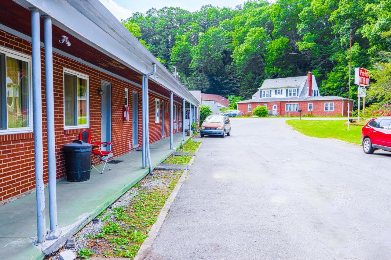 Patriot Inn Motel Beaver Wv, By Oyo Экстерьер фото