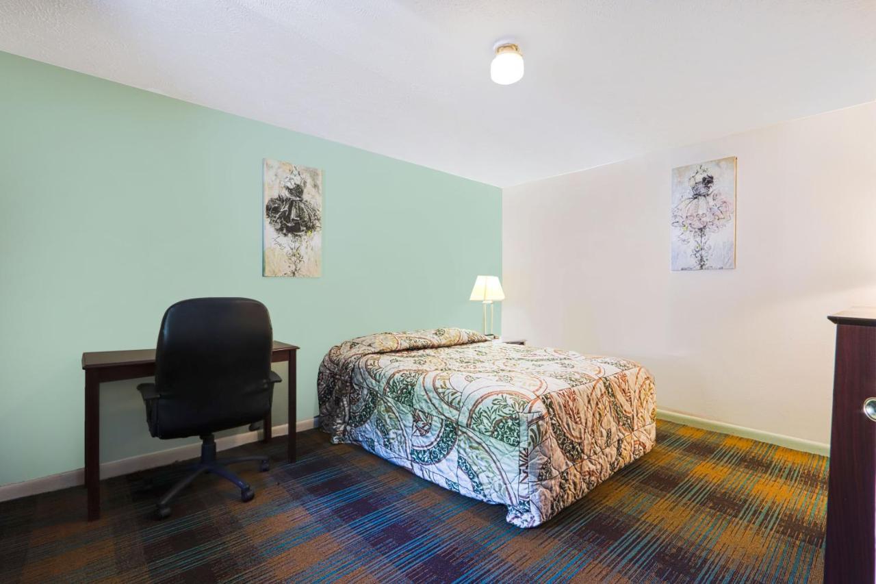 Patriot Inn Motel Beaver Wv, By Oyo Экстерьер фото